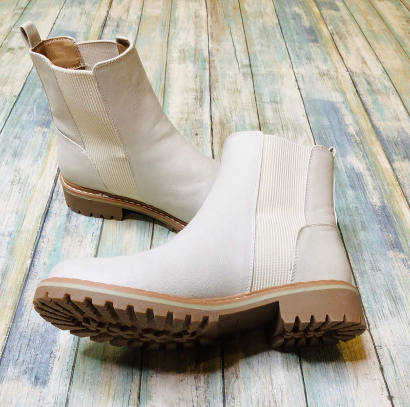 Corky's Howl boots - ivory