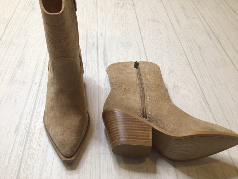 Rowdy Camel Suede Bootiese